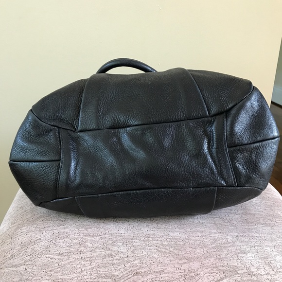 Authentic Prada handbag - Picture 3 of 6